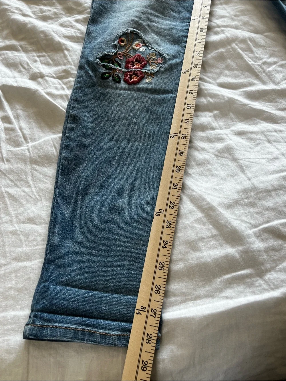 Women’s Light Blue Embroidered Skinny Jeans